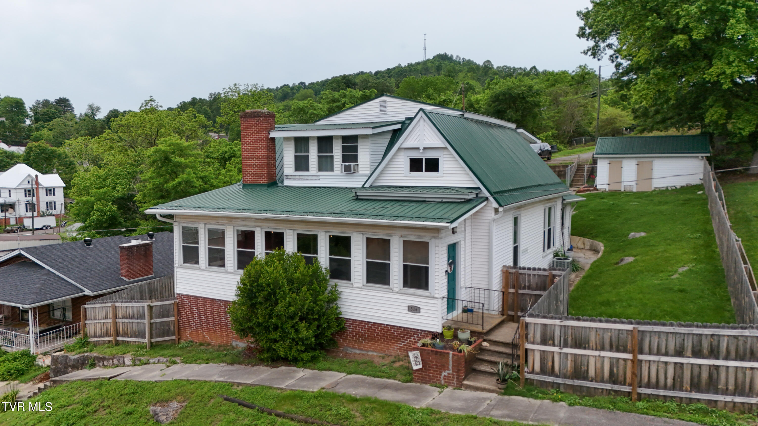 316 Jackson Street, Gate City, Virginia image 1