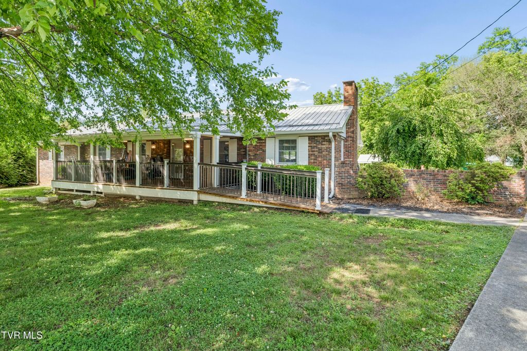 Photo of 826 Balsam Circle, Erwin, TN 37650 (MLS # 9996167)