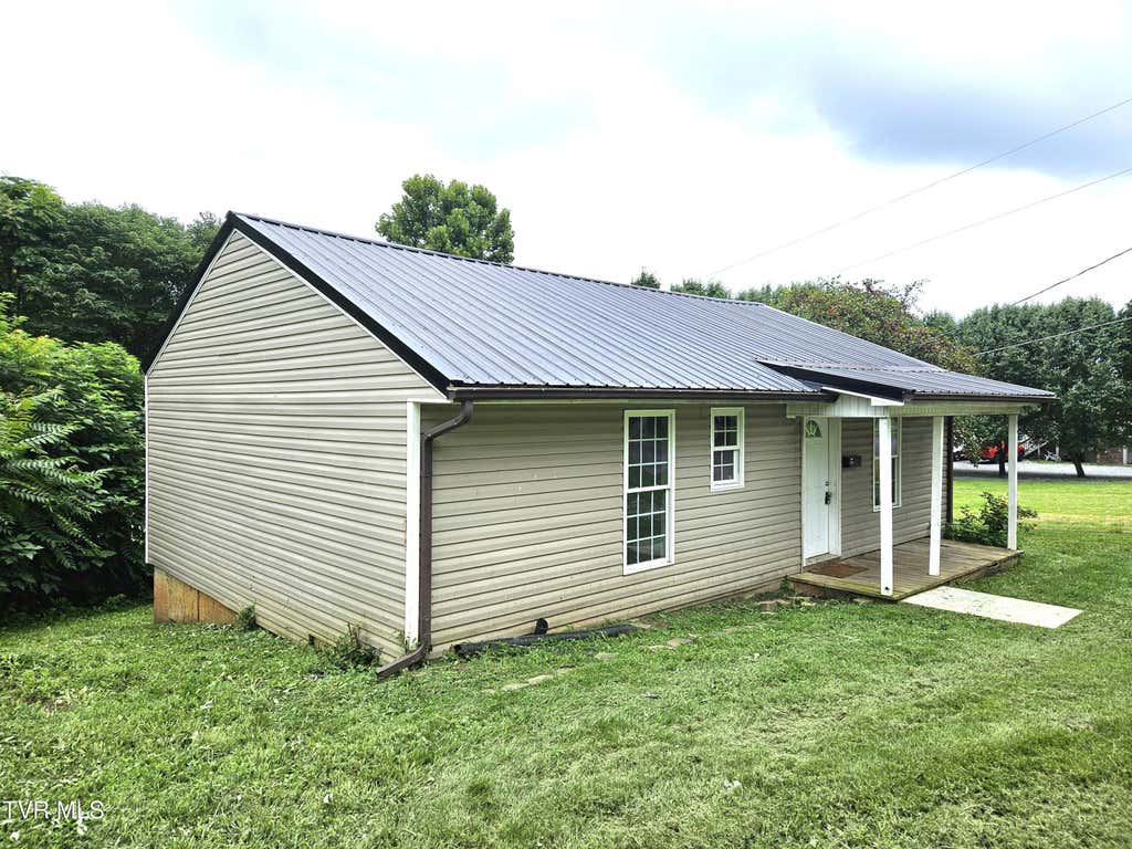 Photo of 300 Watterson East Street, Rogersville, TN 37857 (MLS # 9998722)