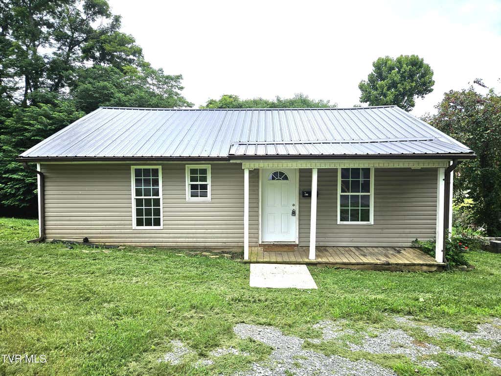 Photo of 300 Watterson East Street, Rogersville, TN 37857 (MLS # 9998722)