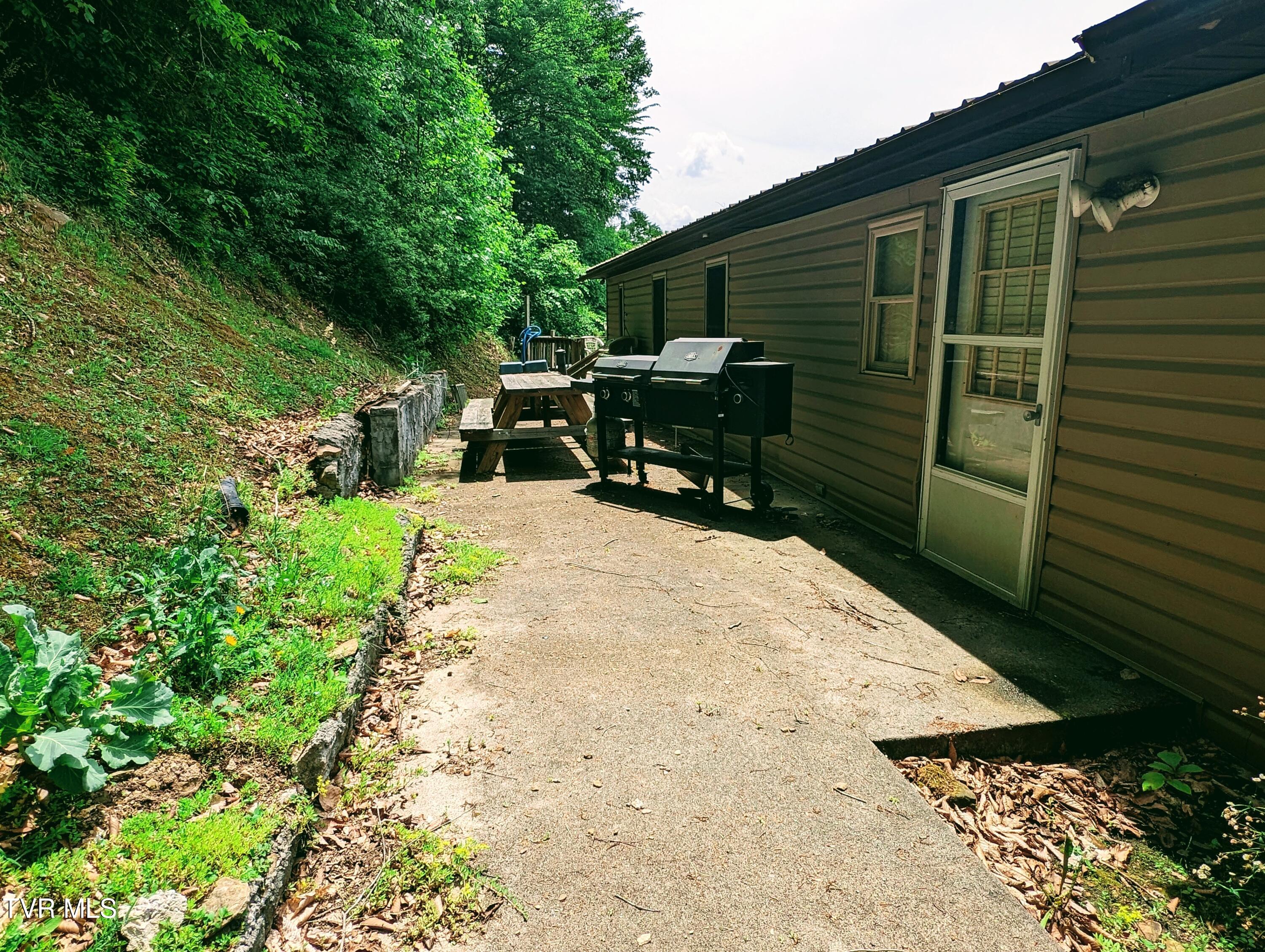 3375 Honey Camp Road, Clintwood, Virginia image 6