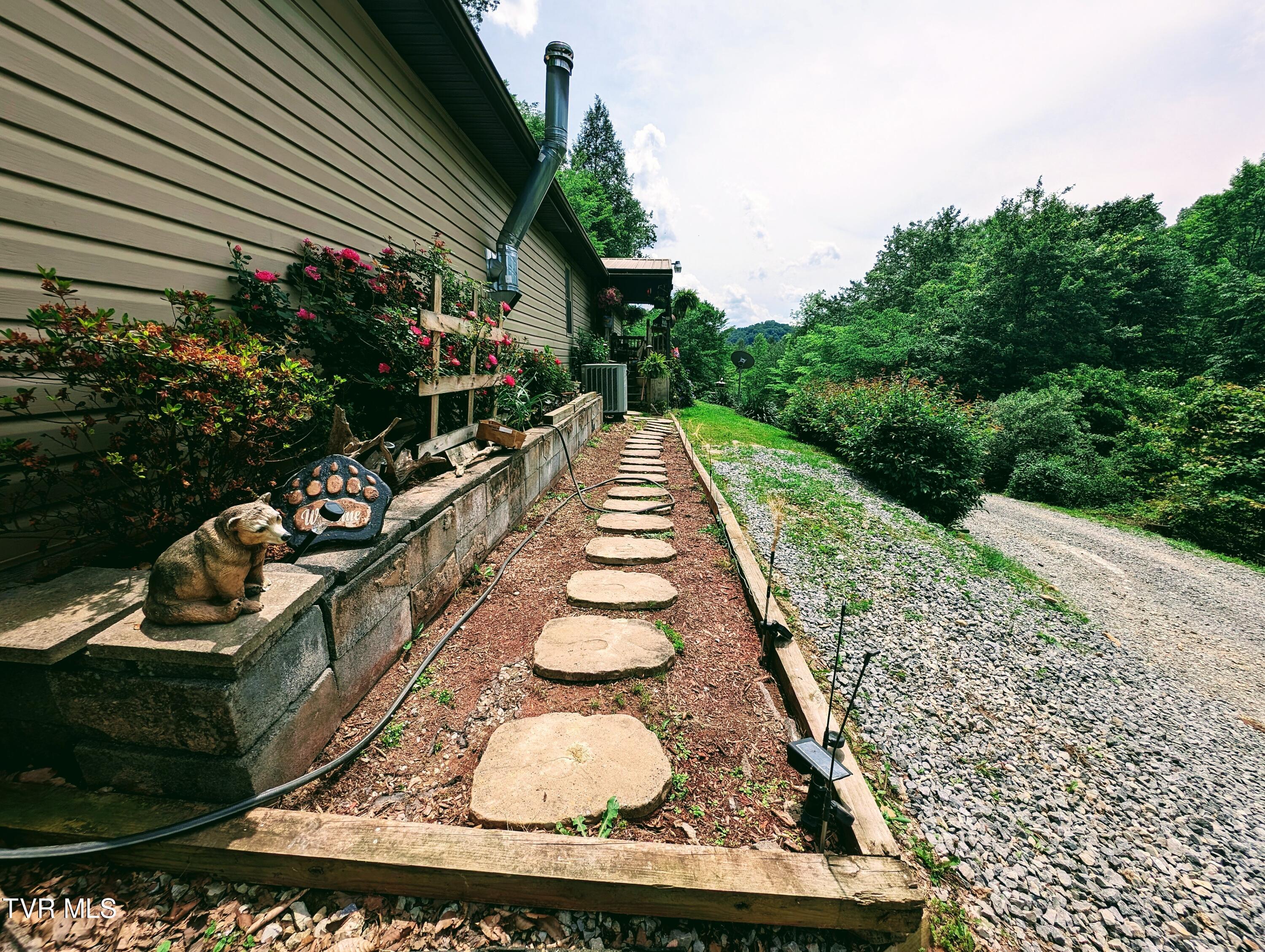3375 Honey Camp Road, Clintwood, Virginia image 4