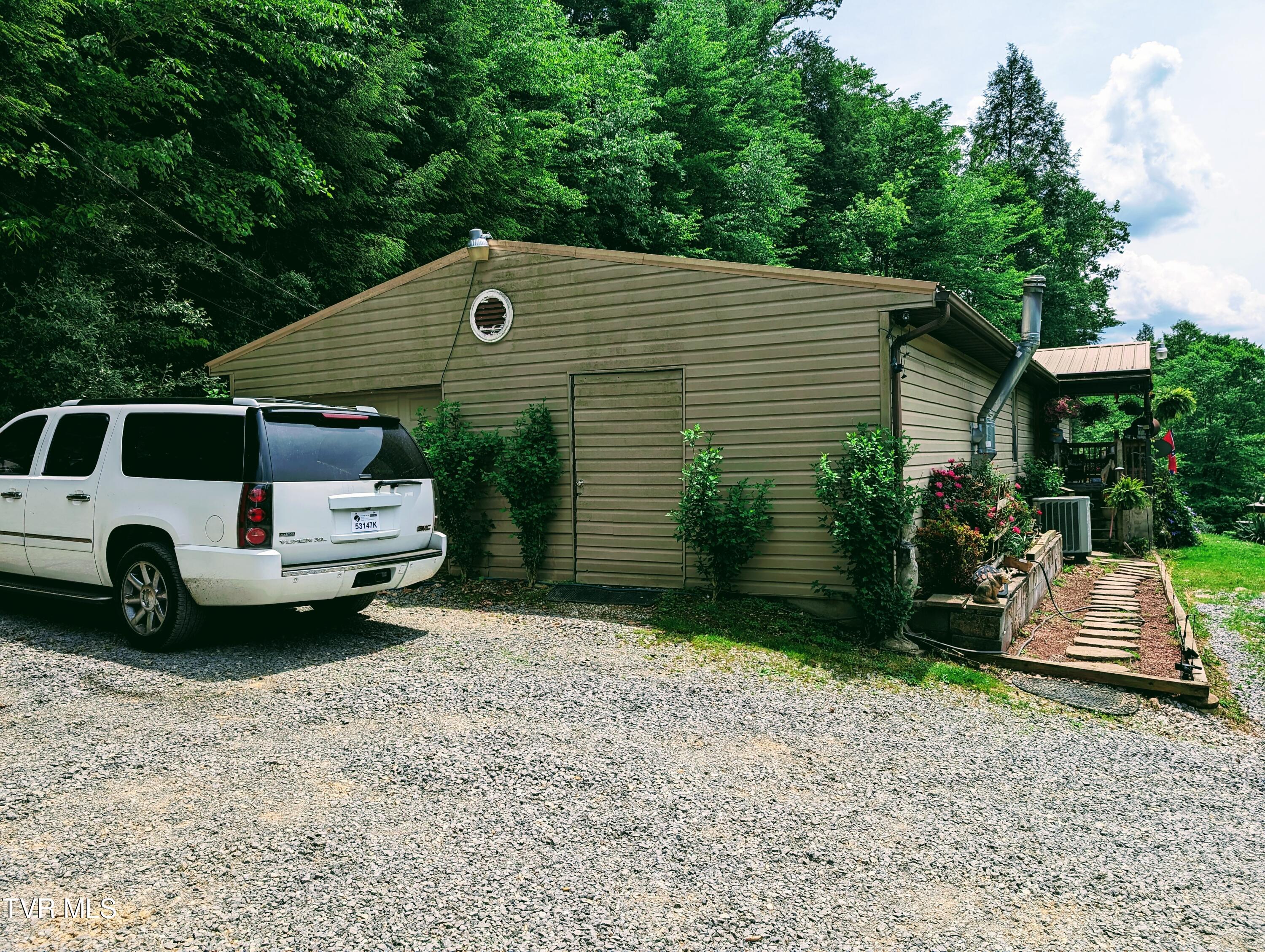 3375 Honey Camp Road, Clintwood, Virginia image 2