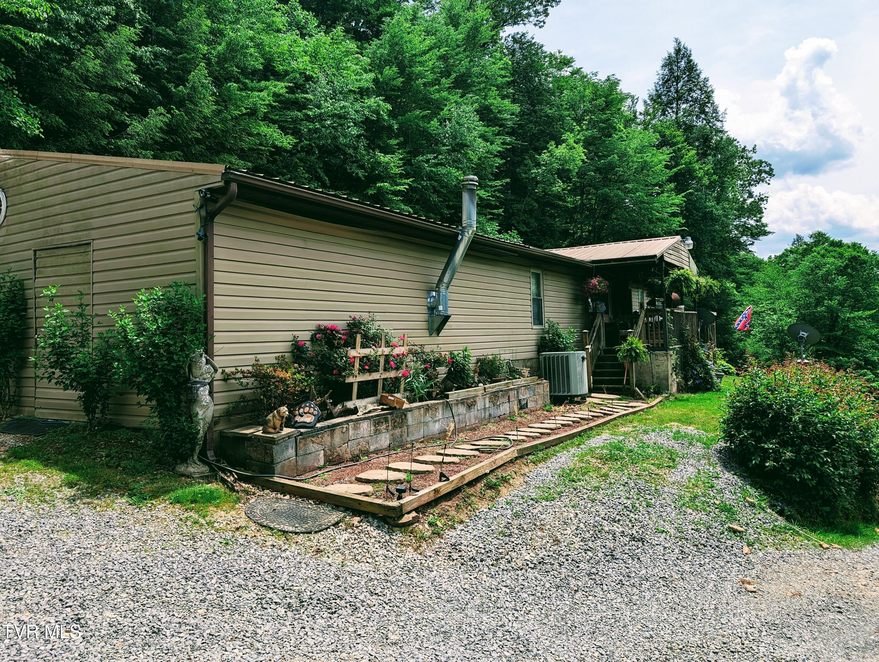3375 Honey Camp Road, Clintwood, Virginia image 3