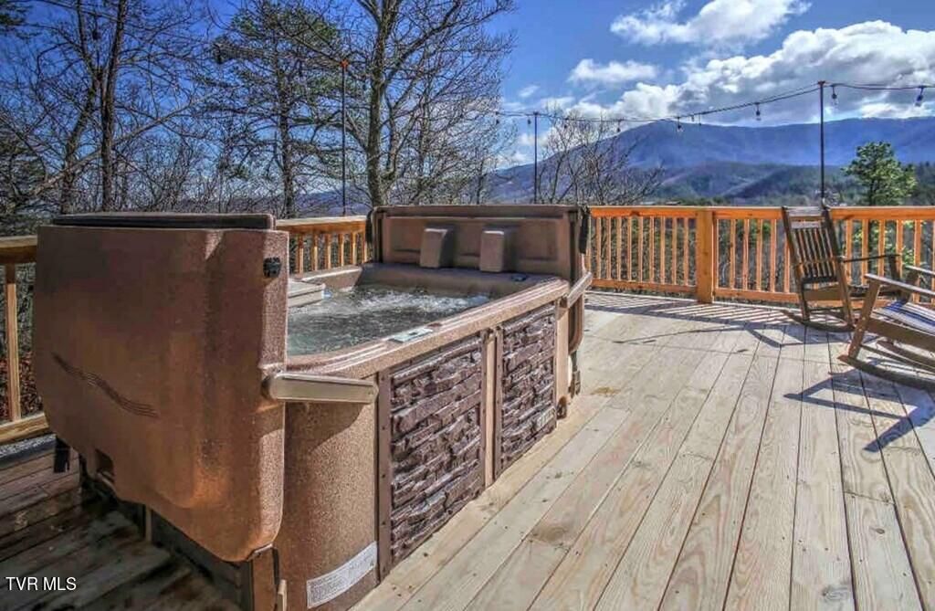 Photo of 3508 Mountain Glenn Way, Sevierville, TN 37862 (MLS # 9989502)