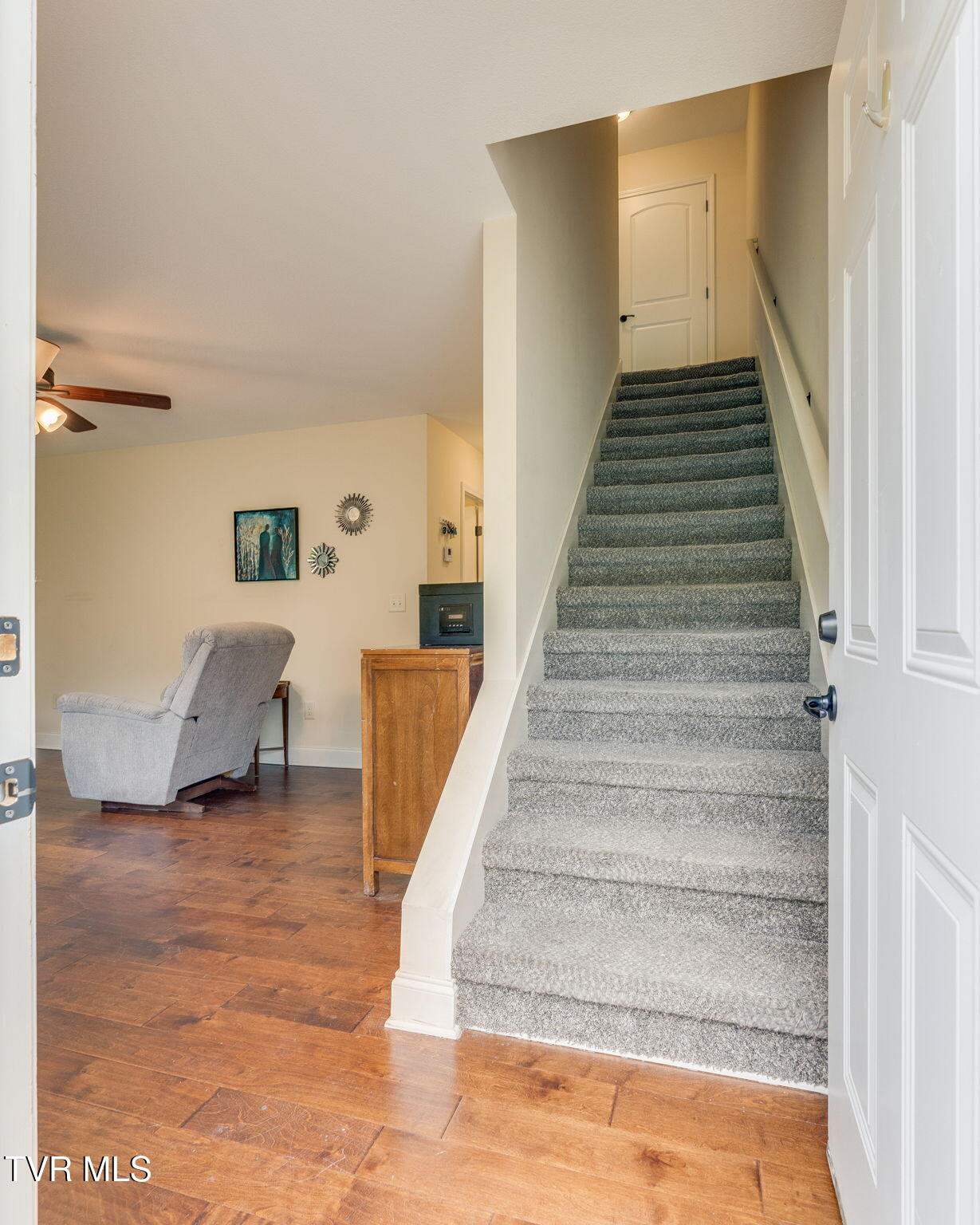704 Grays Pointe Court 39
