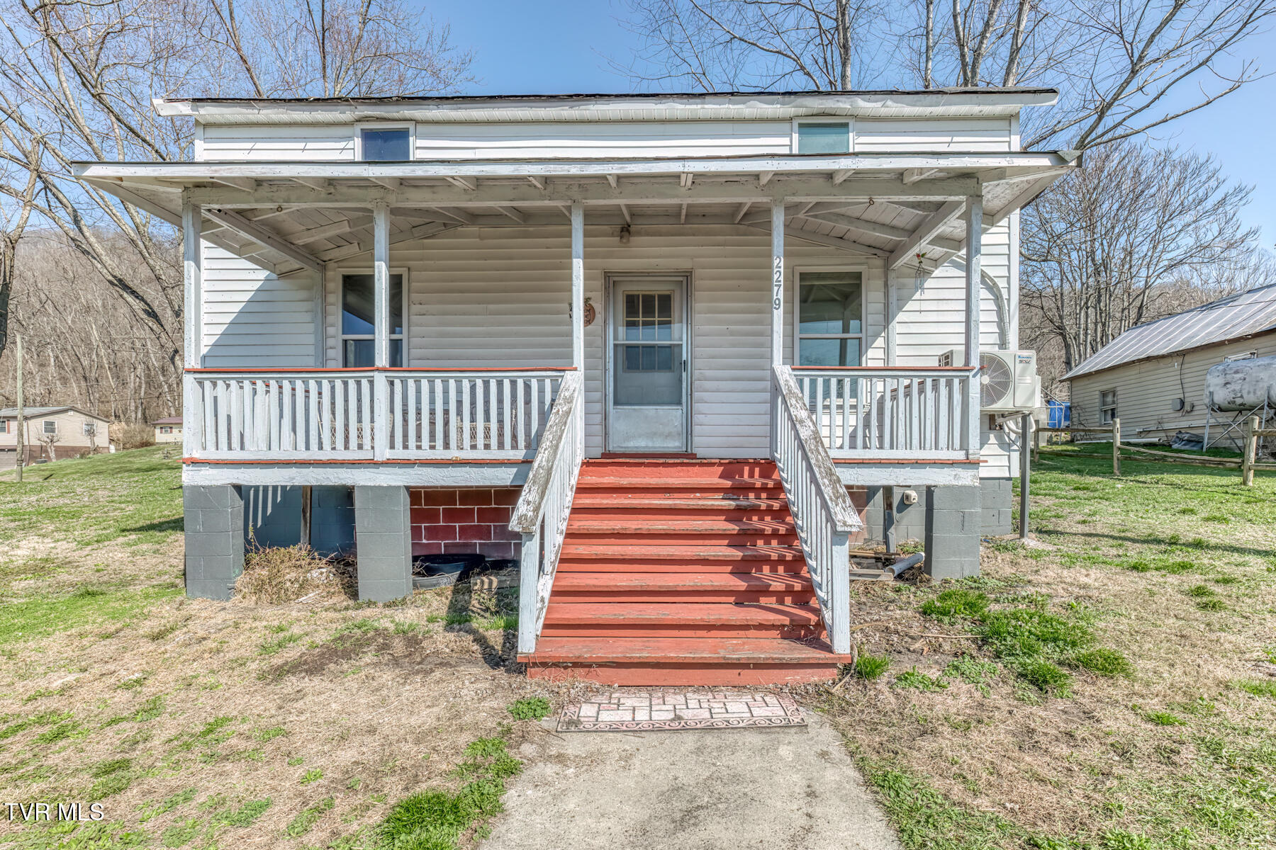 2279 Saltville Highway