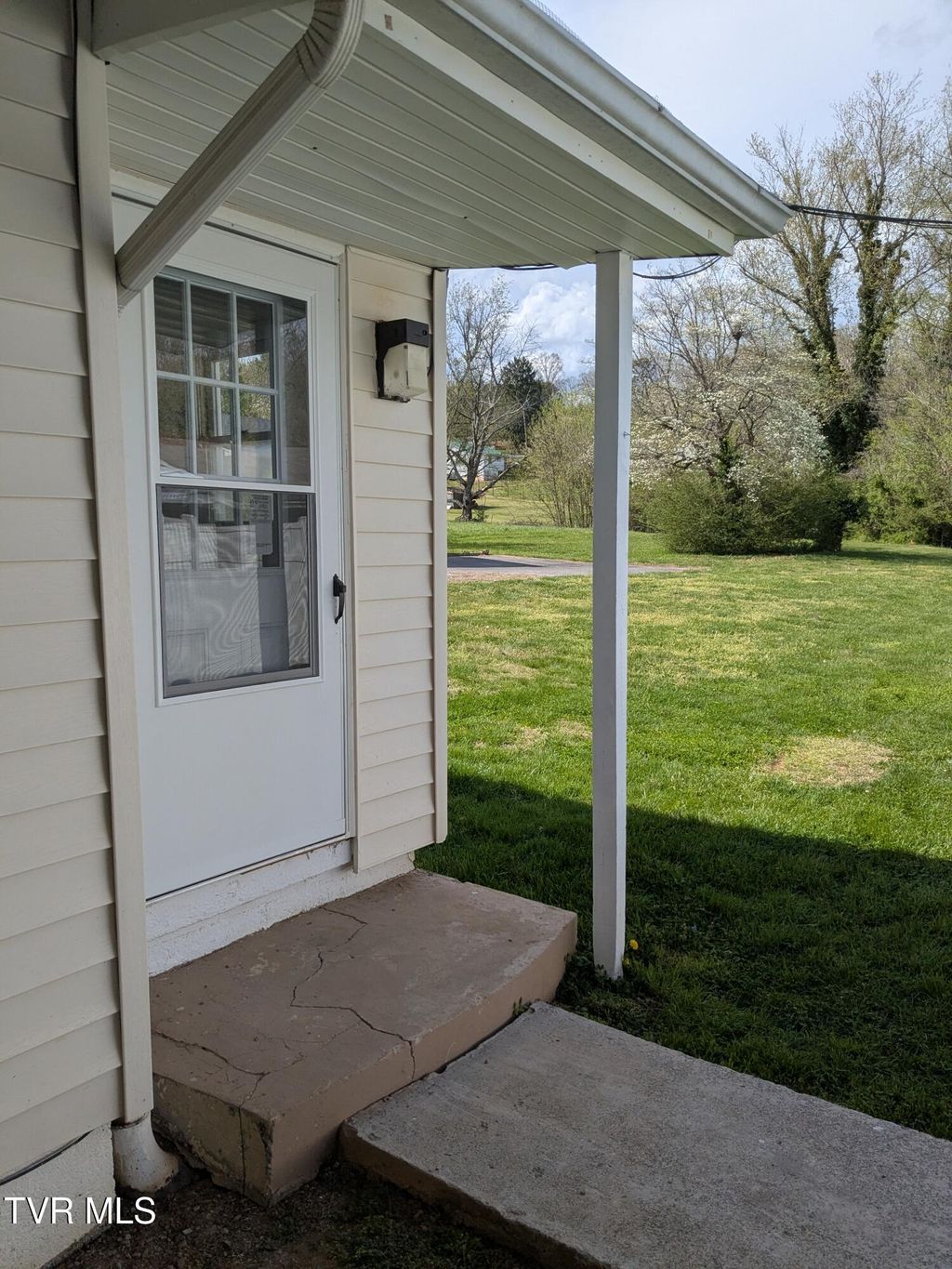 Photo of 532 Elm Street, Mount Carmel, TN 37645 (MLS # 9993225)