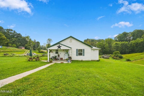 Homes For Sale - 22358 Apache Lane<br/> Bristol, VA 24202