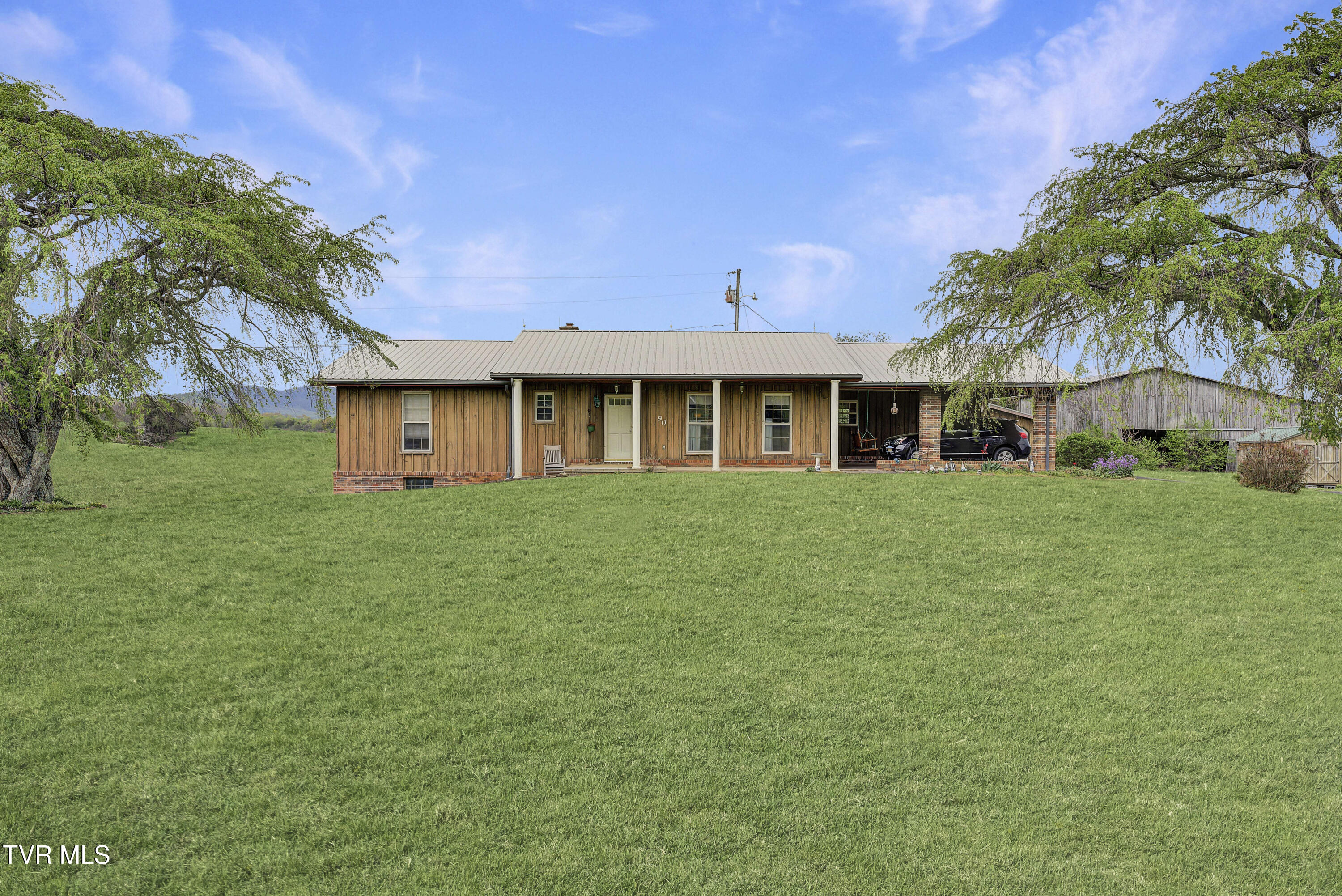 90 Birds Bridge Road, Greeneville, Tennessee image 1