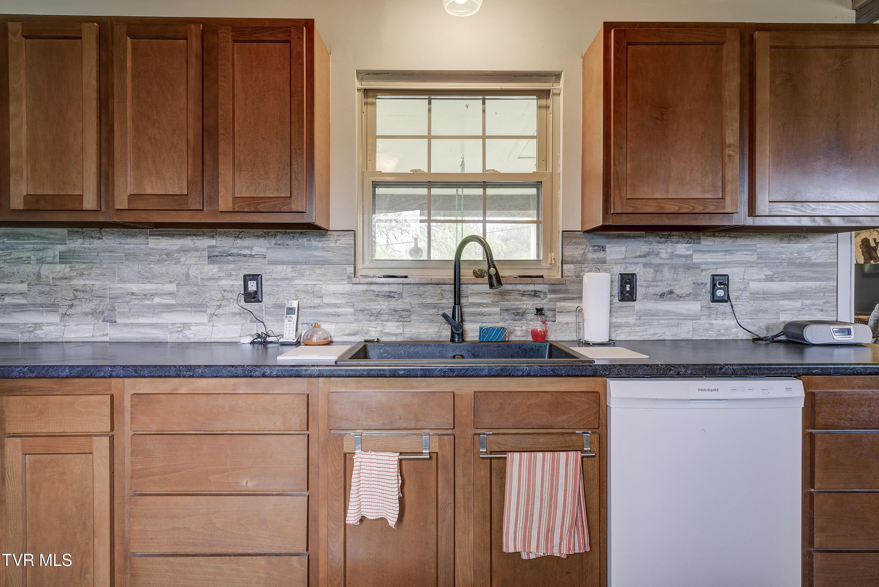 90 Birds Bridge Road, Greeneville, Tennessee image 10