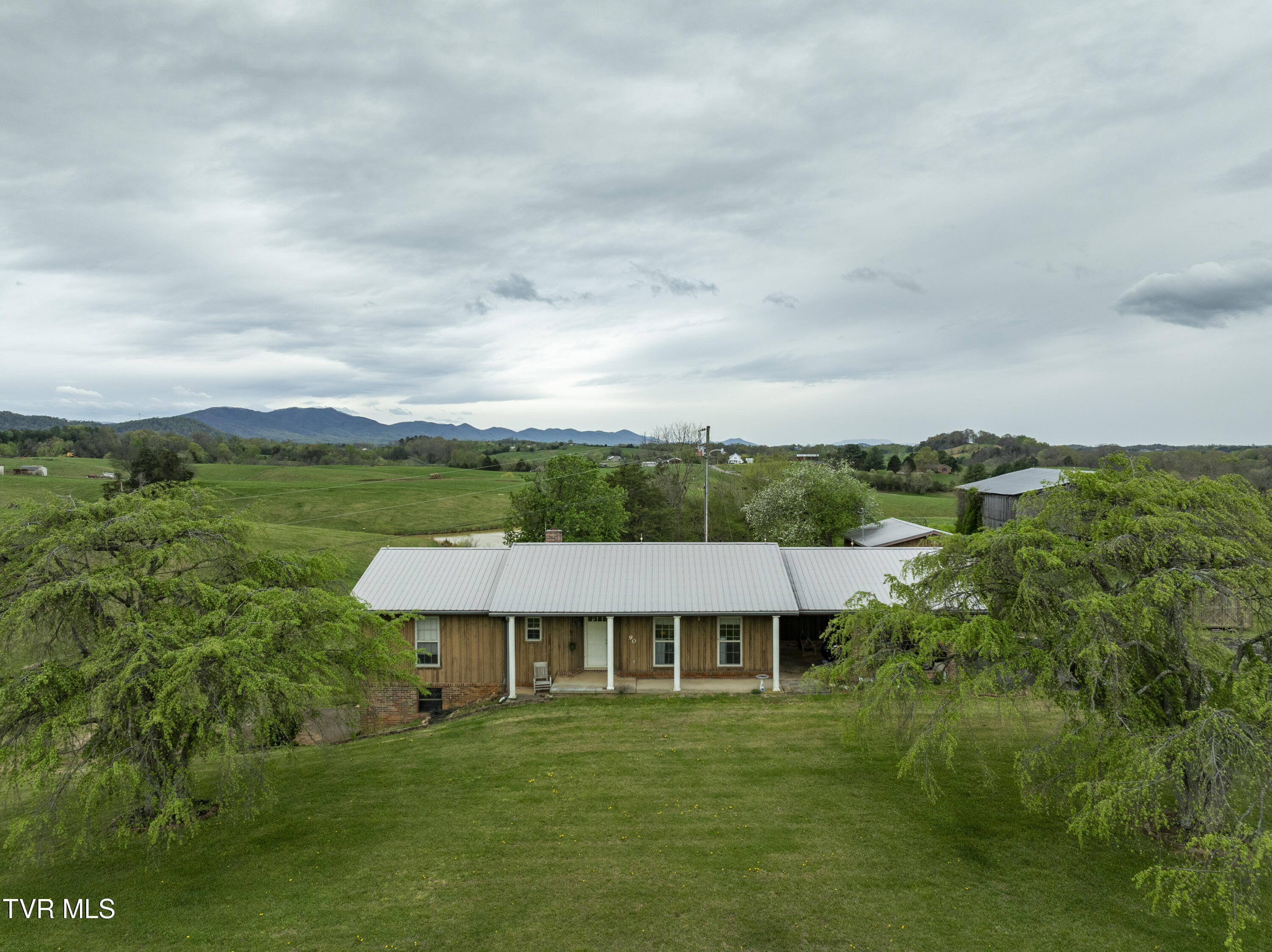 90 Birds Bridge Road, Greeneville, Tennessee image 39