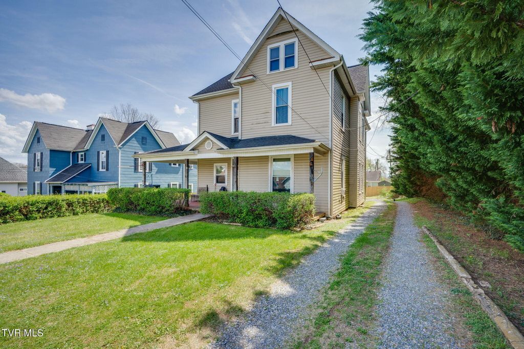 Photo of 620 Cherry Street #1-4, Bristol, TN 37620 (MLS # 9993284)