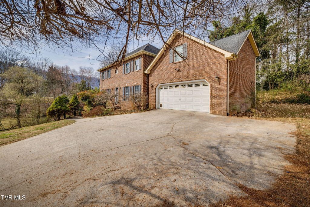 Photo of 704 Ridgefields Road, Kingsport, TN 37660 (MLS # 9991969)