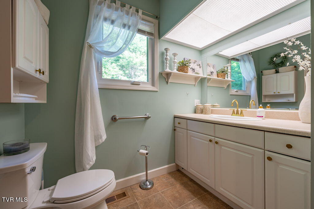 141 Laurel Highlands Road, Roan Mountain, Tennessee image 24
