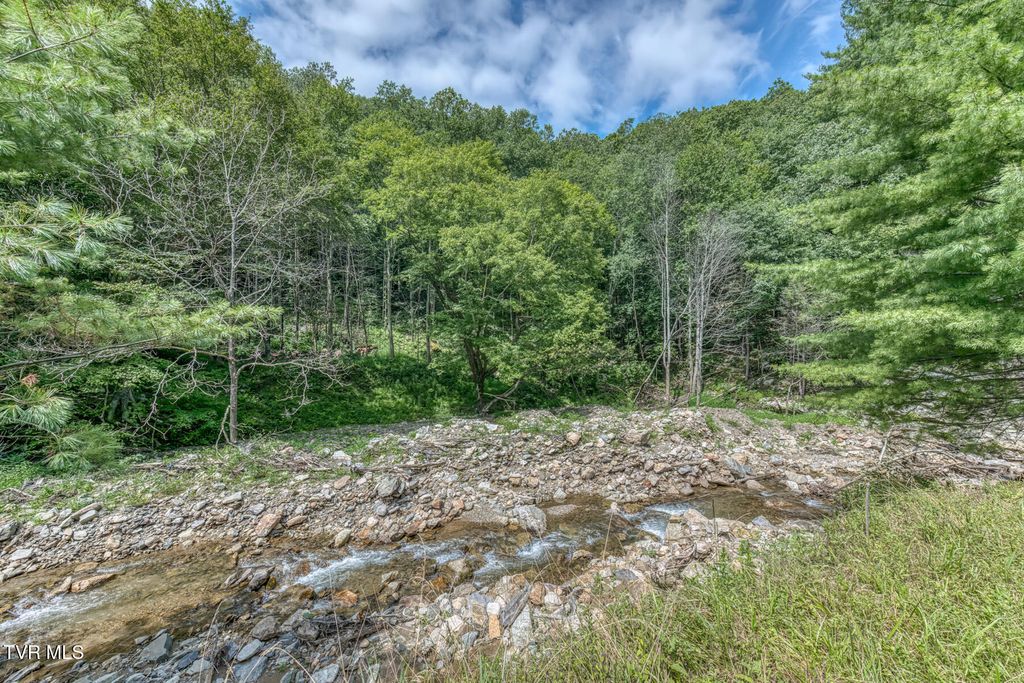Photo of 6826 Highway 421, Trade, TN 37691 (MLS # 9984067)