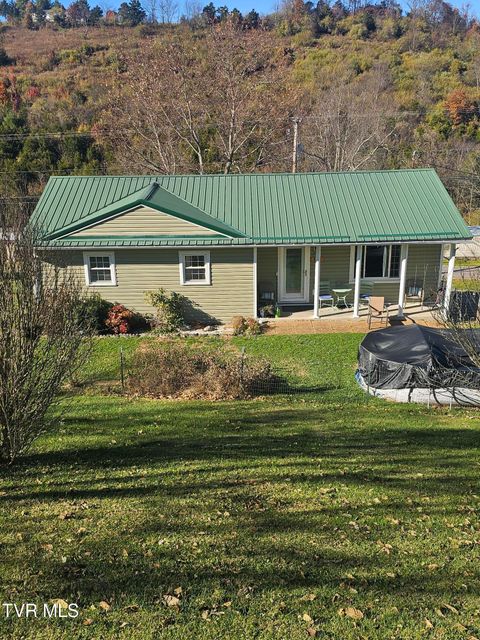 Homes For Sale - 165 Sun Valley Street<br/> Tazewell County, Cedar Bluff, VA 24609