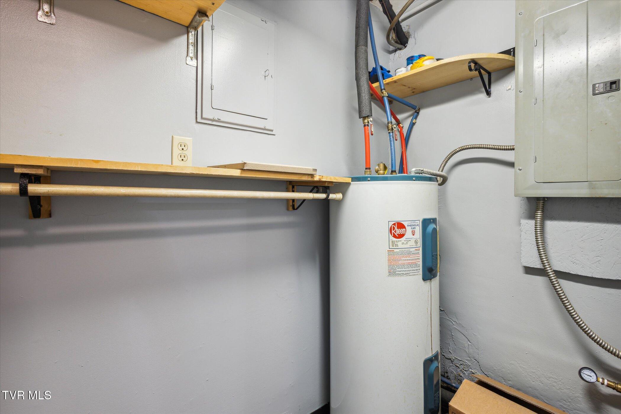 Big Stone Gap, Virginia 24219, United States, 4 Bedrooms Bedrooms, ,2 BathroomsBathrooms,Residential,Pending,38409