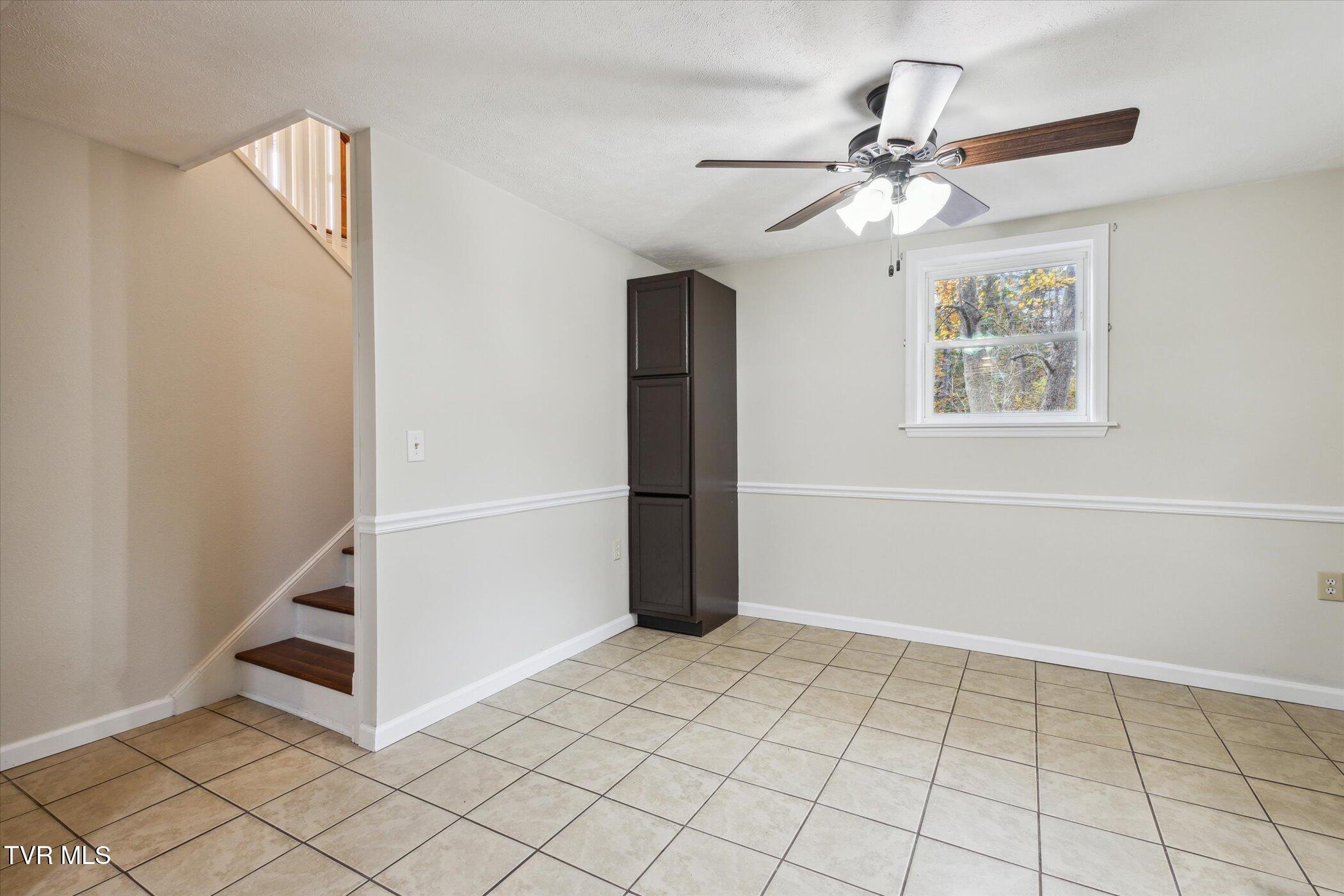 Big Stone Gap, Virginia 24219, United States, 4 Bedrooms Bedrooms, ,2 BathroomsBathrooms,Residential,Pending,38409