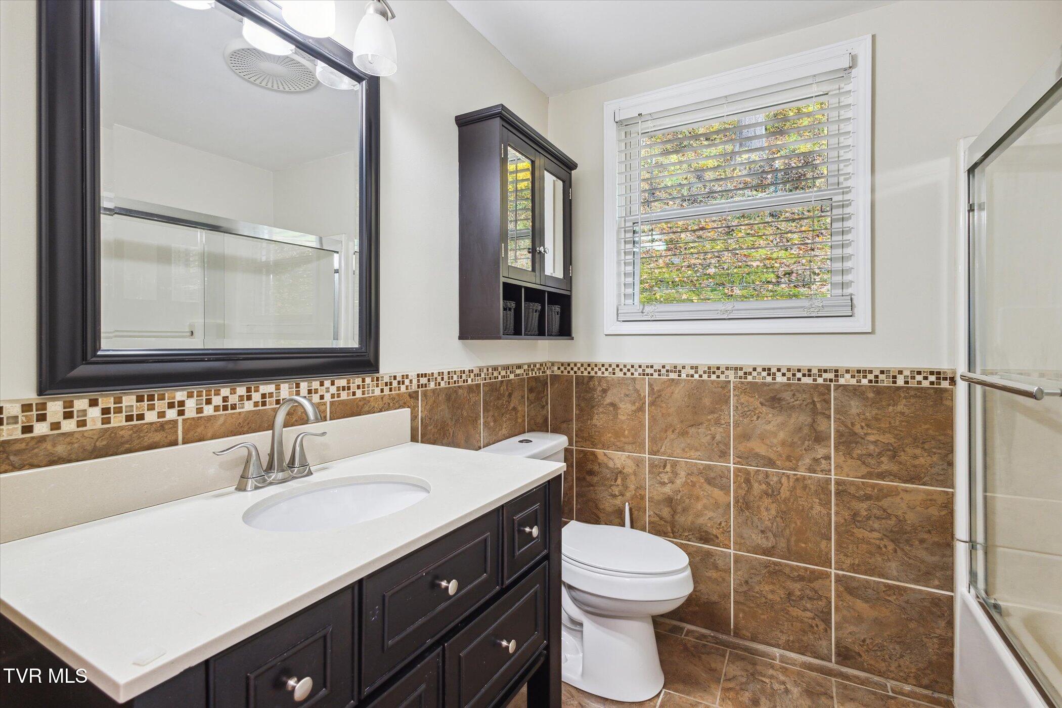 Big Stone Gap, Virginia 24219, United States, 4 Bedrooms Bedrooms, ,2 BathroomsBathrooms,Residential,Pending,38409