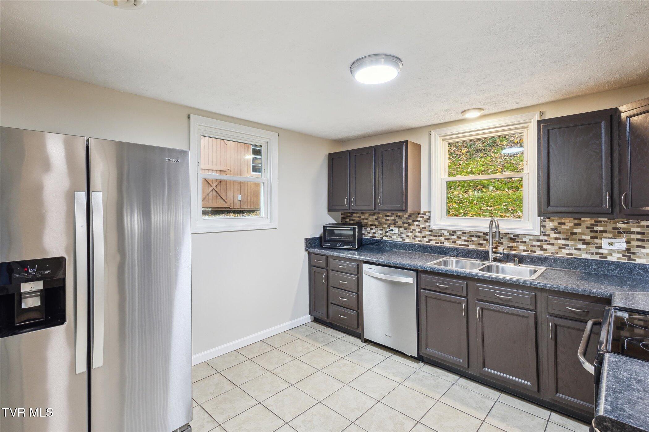 Big Stone Gap, Virginia 24219, United States, 4 Bedrooms Bedrooms, ,2 BathroomsBathrooms,Residential,Pending,38409