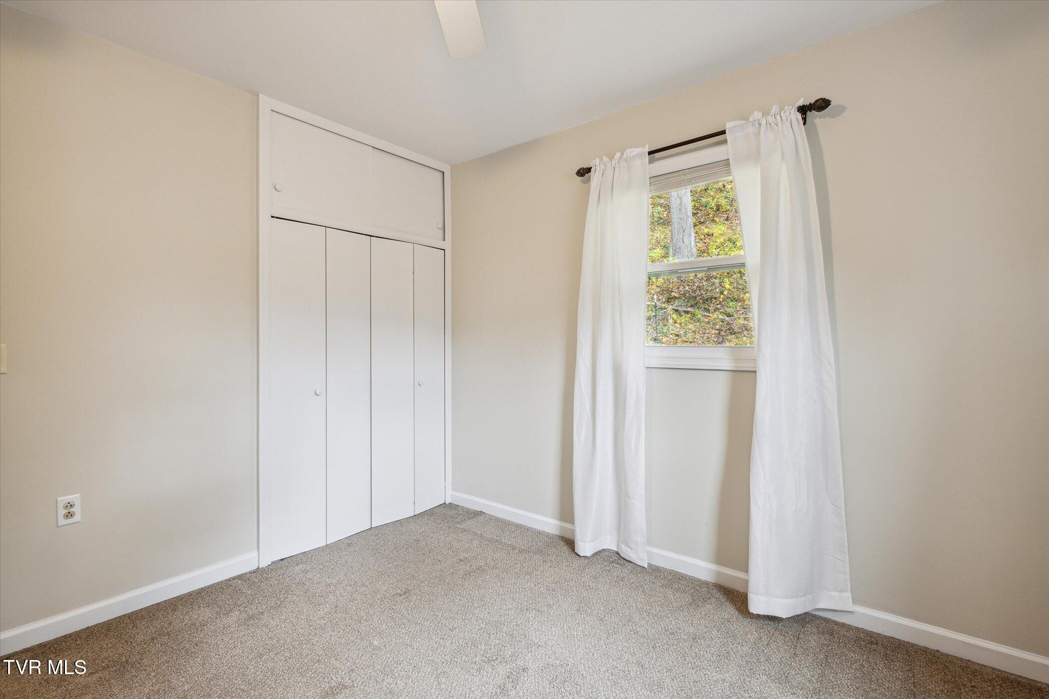 Big Stone Gap, Virginia 24219, United States, 4 Bedrooms Bedrooms, ,2 BathroomsBathrooms,Residential,Pending,38409