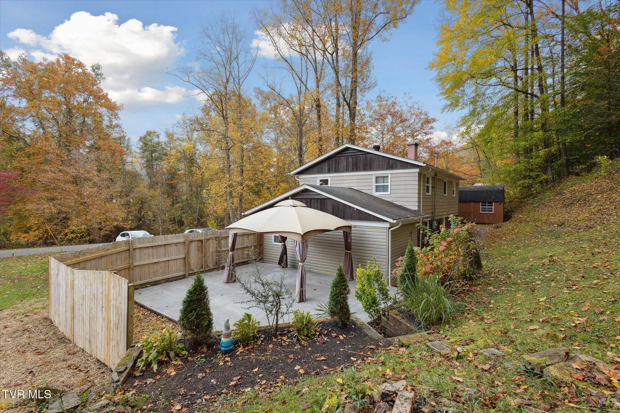 Big Stone Gap, Virginia 24219, United States, 4 Bedrooms Bedrooms, ,2 BathroomsBathrooms,Residential,Pending,38409