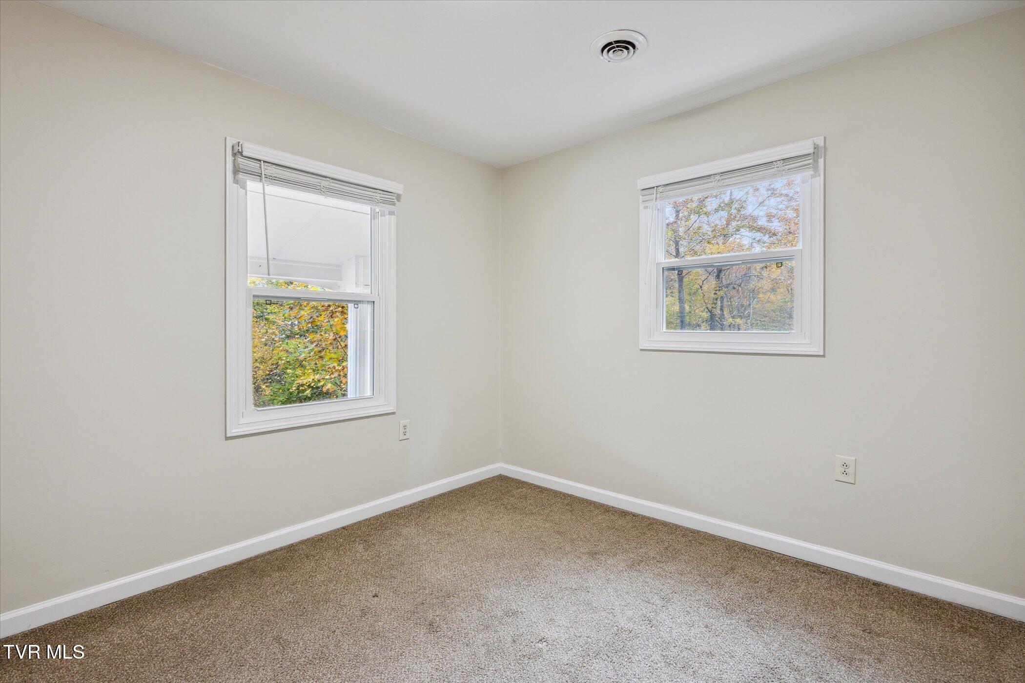 Big Stone Gap, Virginia 24219, United States, 4 Bedrooms Bedrooms, ,2 BathroomsBathrooms,Residential,Pending,38409