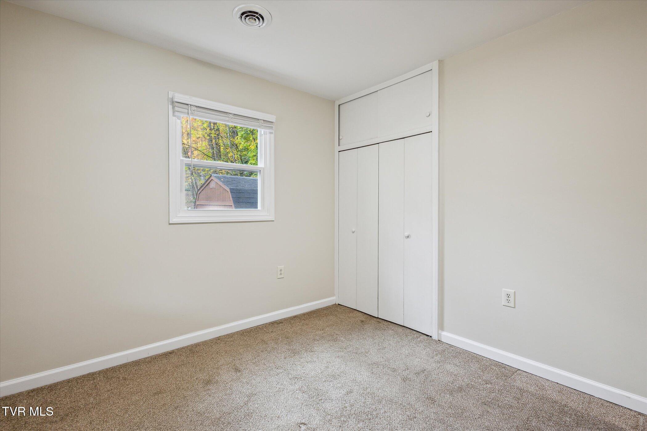 Big Stone Gap, Virginia 24219, United States, 4 Bedrooms Bedrooms, ,2 BathroomsBathrooms,Residential,Pending,38409