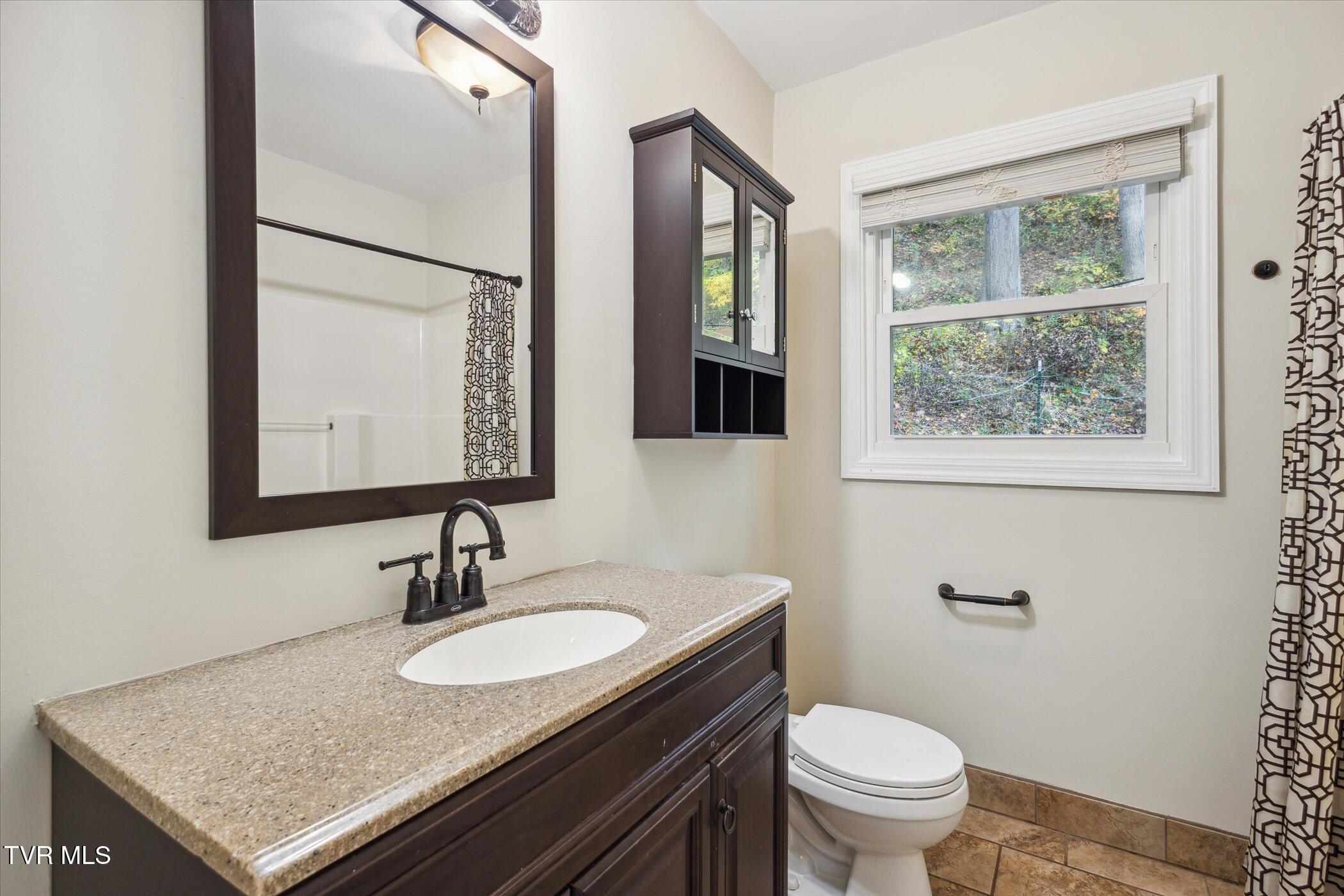 Big Stone Gap, Virginia 24219, United States, 4 Bedrooms Bedrooms, ,2 BathroomsBathrooms,Residential,Pending,38409