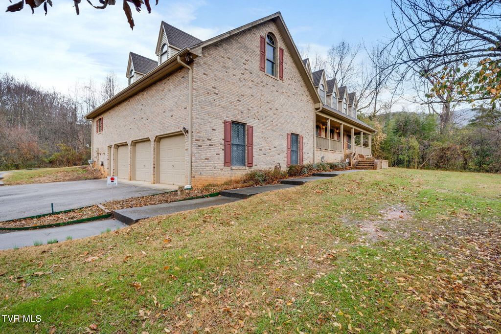 Photo of 223 Judge Ben Allen Rd, Elizabethton, TN 37643 (MLS # 9988840)