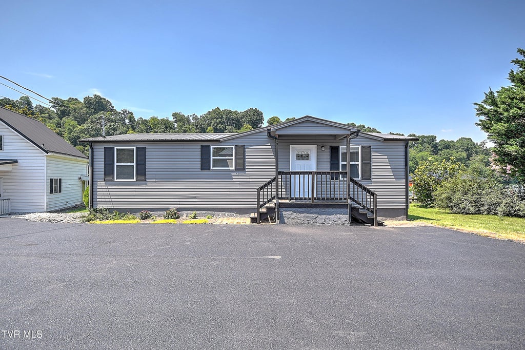 Photo of 4462 Bluff City Highway, Bluff City, TN 37618 (MLS # 9998374)