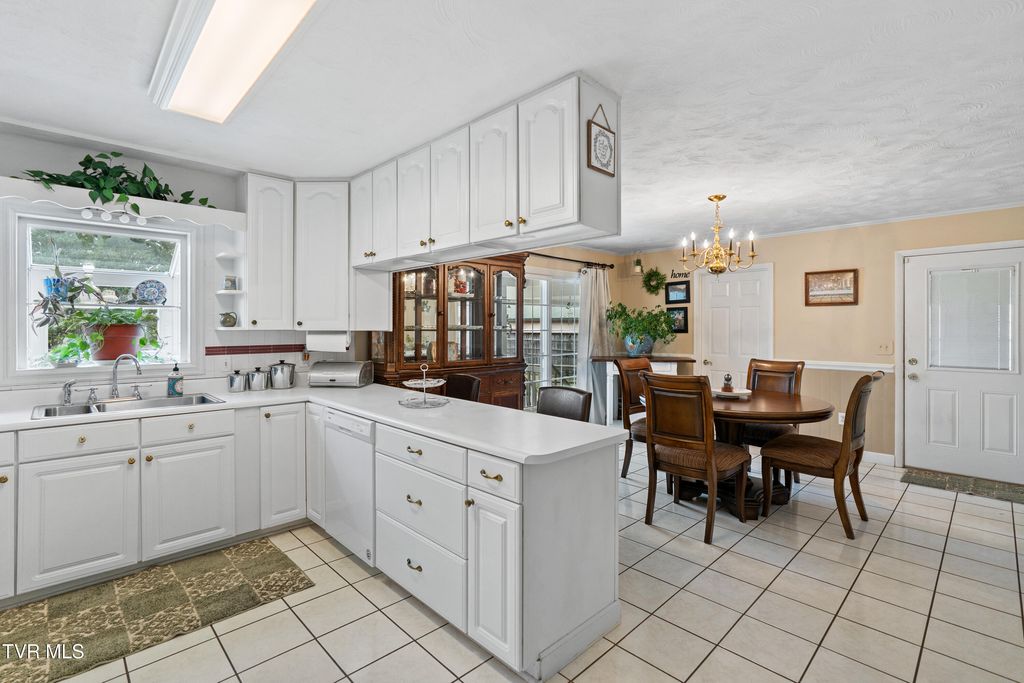 Photo of 178 Park Avenue, Greeneville, TN 37745 (MLS # 9989274)