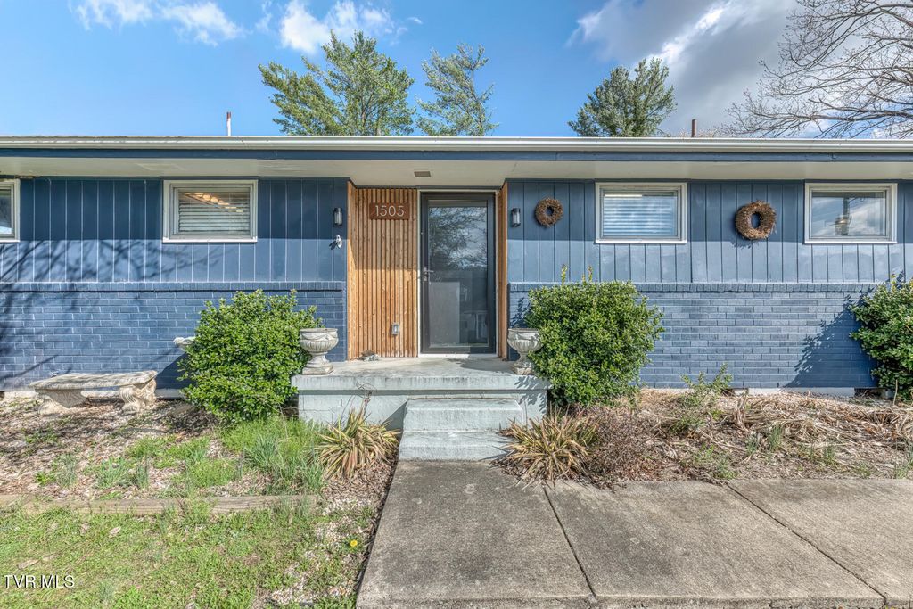 Photo of 1505 Norway Street, Bristol, VA 24201 (MLS # 9992122)