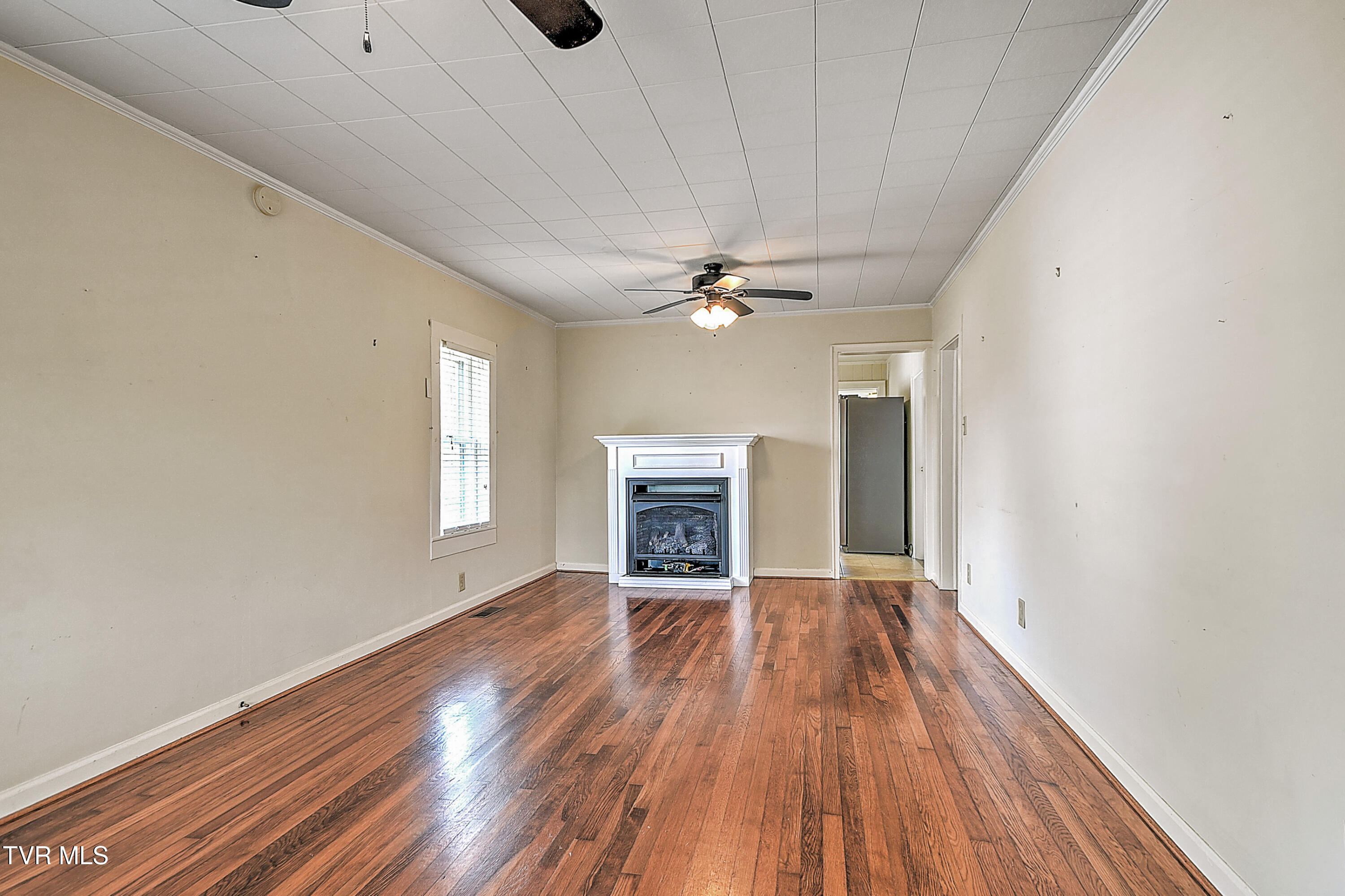 1424 Bristol Caverns Highway