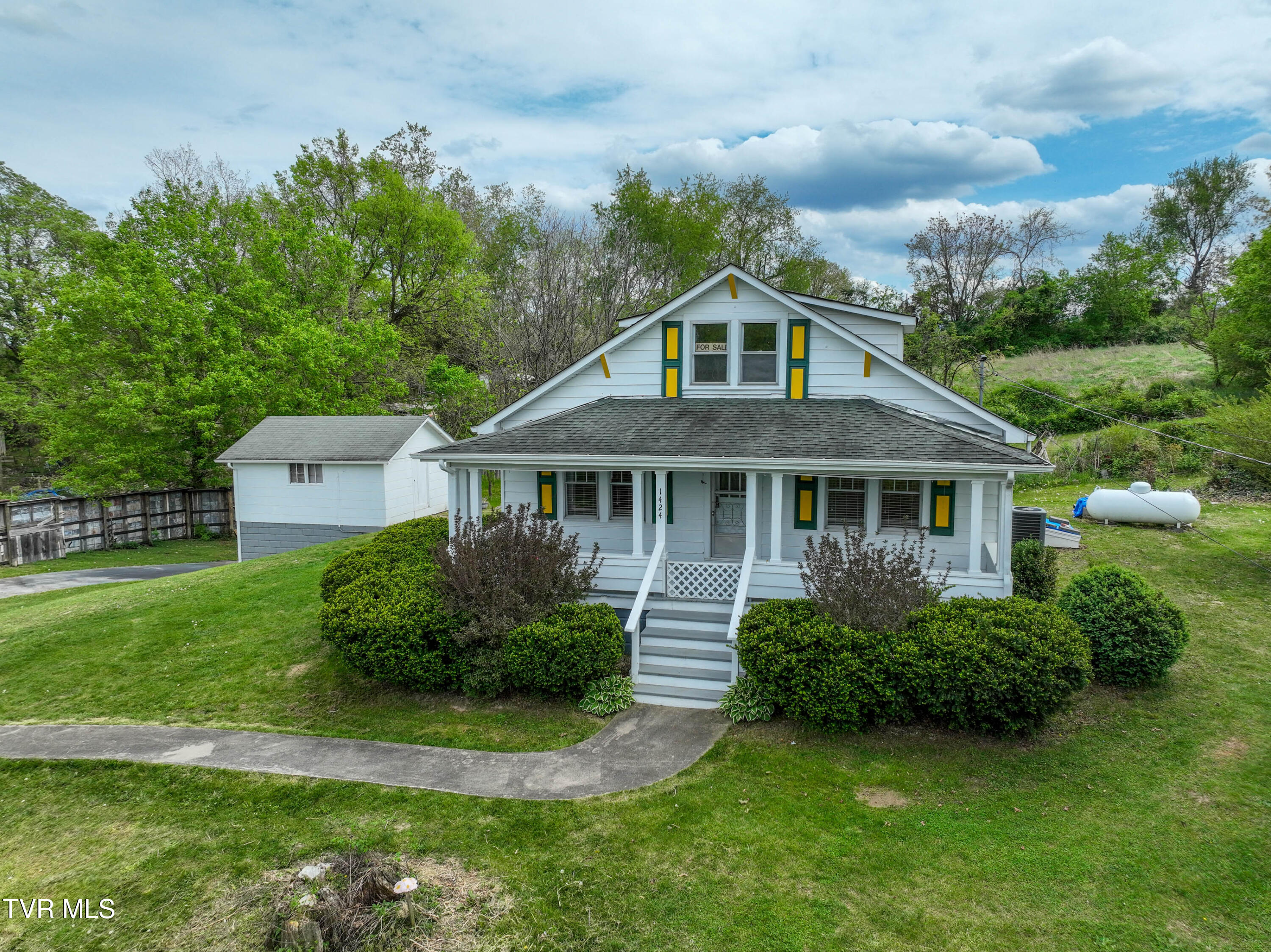 1424 Bristol Caverns Highway