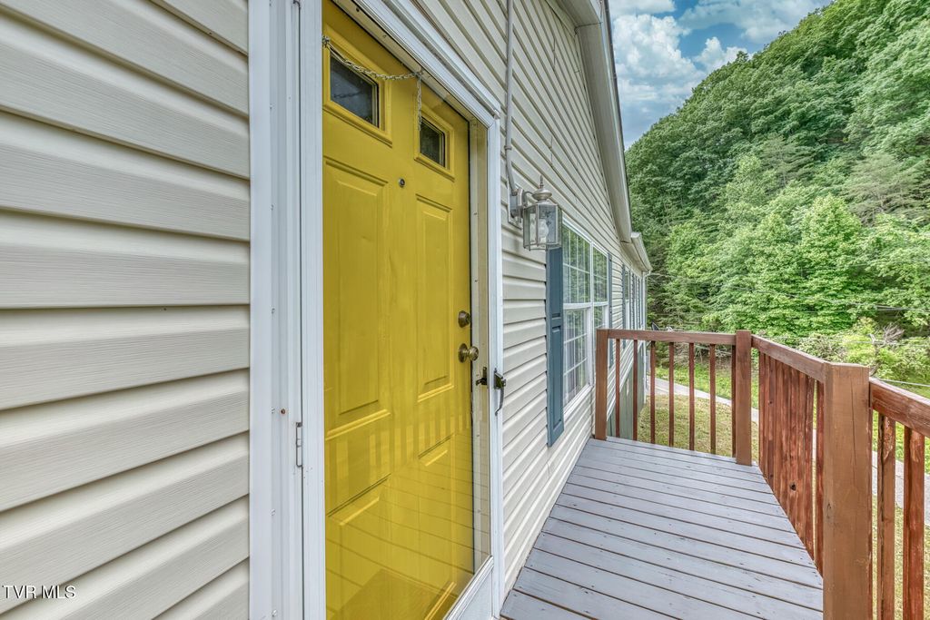 Photo of 158 Ridge Road, Jonesborough, TN 37659 (MLS # 9995847)