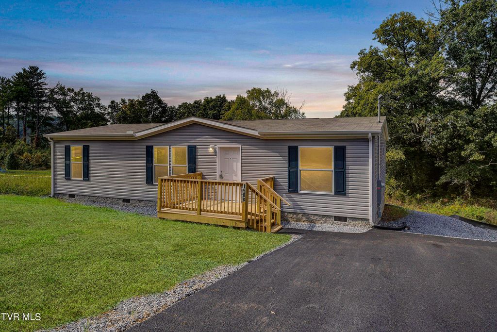 Photo of 1908 Seaver Road, Kingsport, TN 37660 (MLS # 9986266)