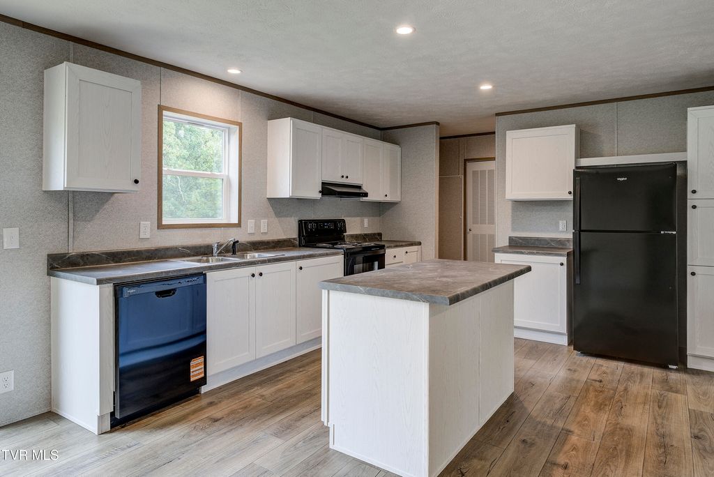 Photo of 1908 Seaver Road, Kingsport, TN 37660 (MLS # 9986266)