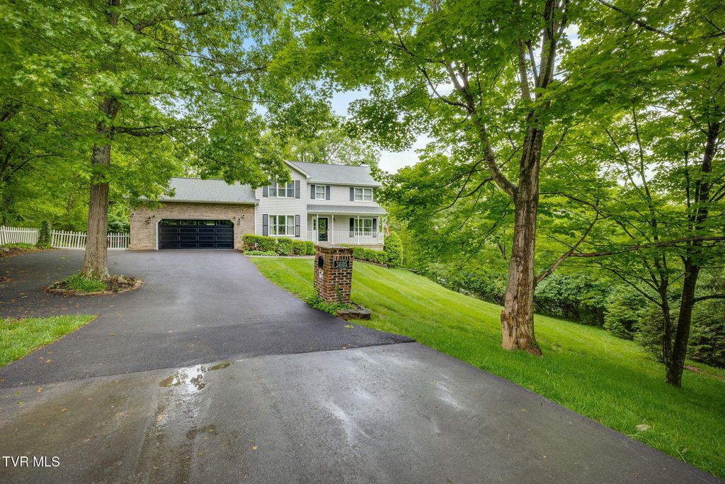 Photo of 3605 Rockwood Place, Kingsport, TN 37664 (MLS # 9995109)