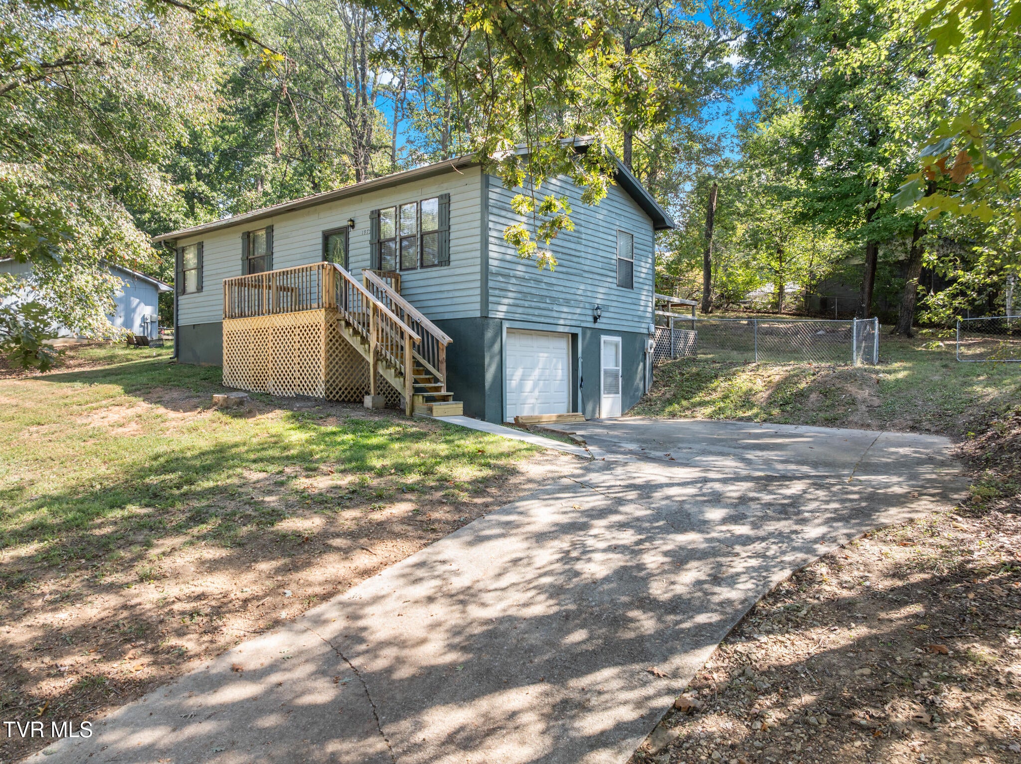 1975 Quail Hollow Road