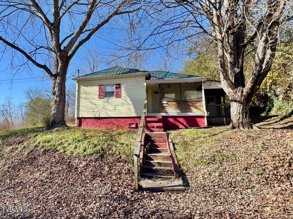 Photo of 169 Midland Circle, Bristol, VA 24201 (MLS # 9989479)