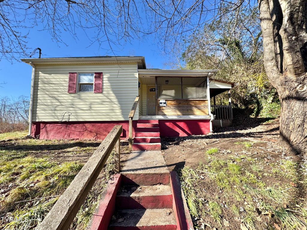 Photo of 169 Midland Circle, Bristol, VA 24201 (MLS # 9989479)