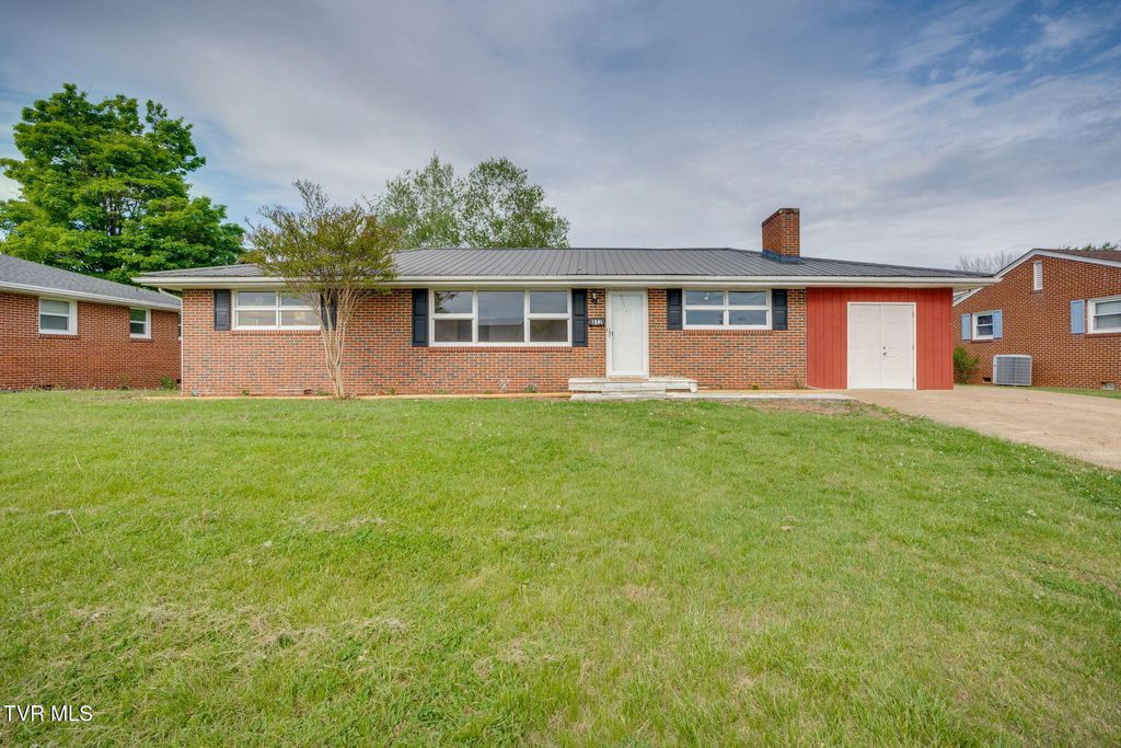 Photo of 812 Mimosa Drive, Kingsport, TN 37660 (MLS # 9993955)