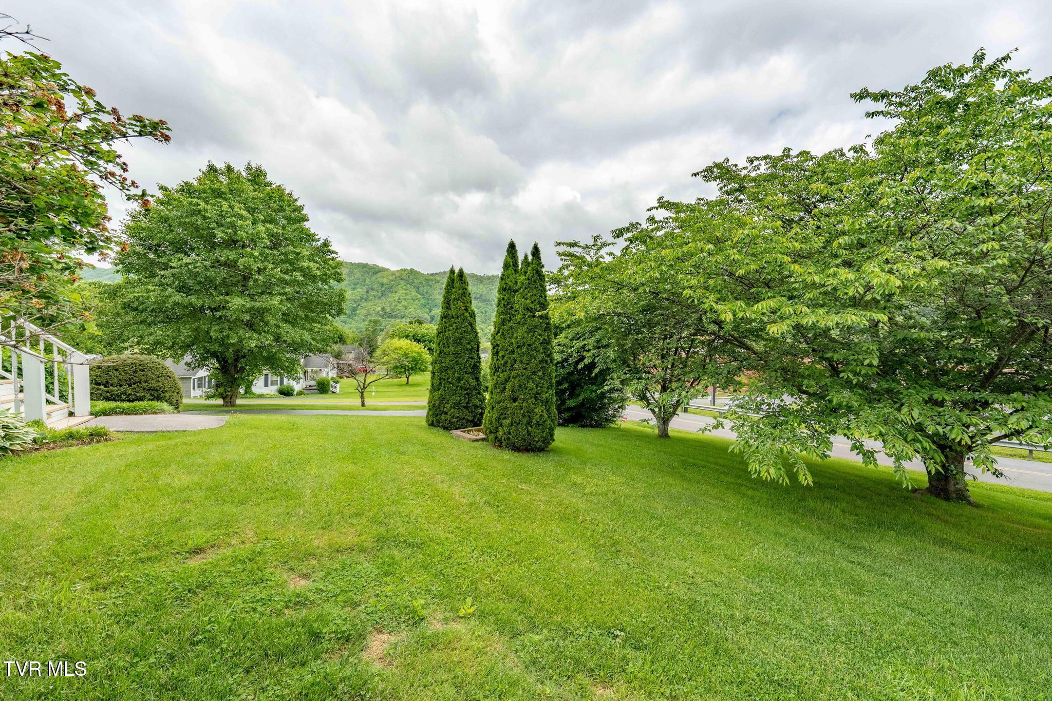 522 Crook Street, Hampton, Tennessee image 22
