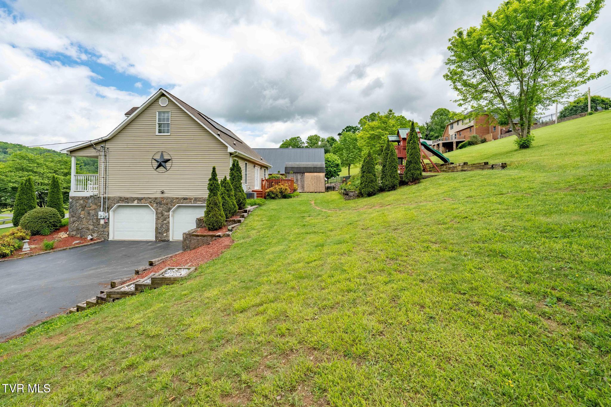522 Crook Street, Hampton, Tennessee image 10