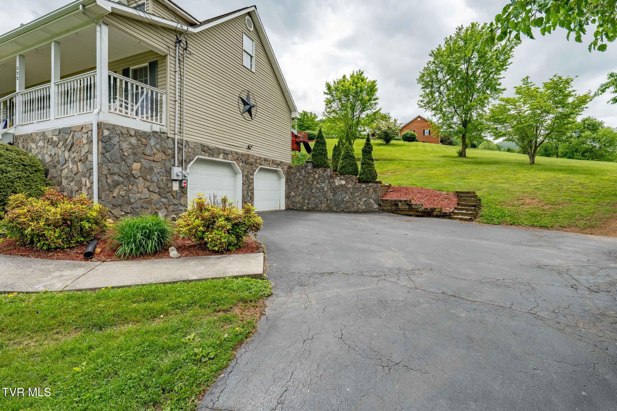 522 Crook Street, Hampton, Tennessee image 8