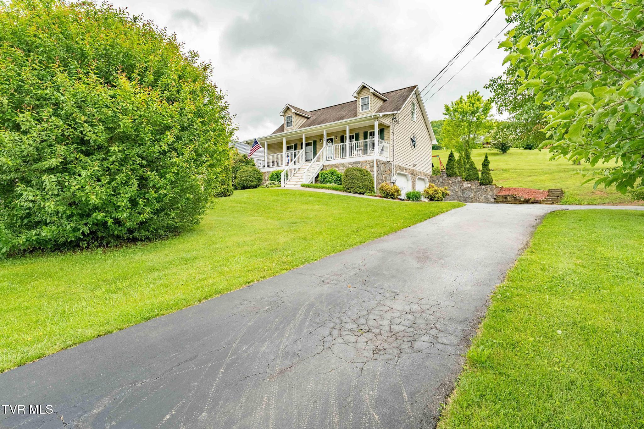 522 Crook Street, Hampton, Tennessee image 4