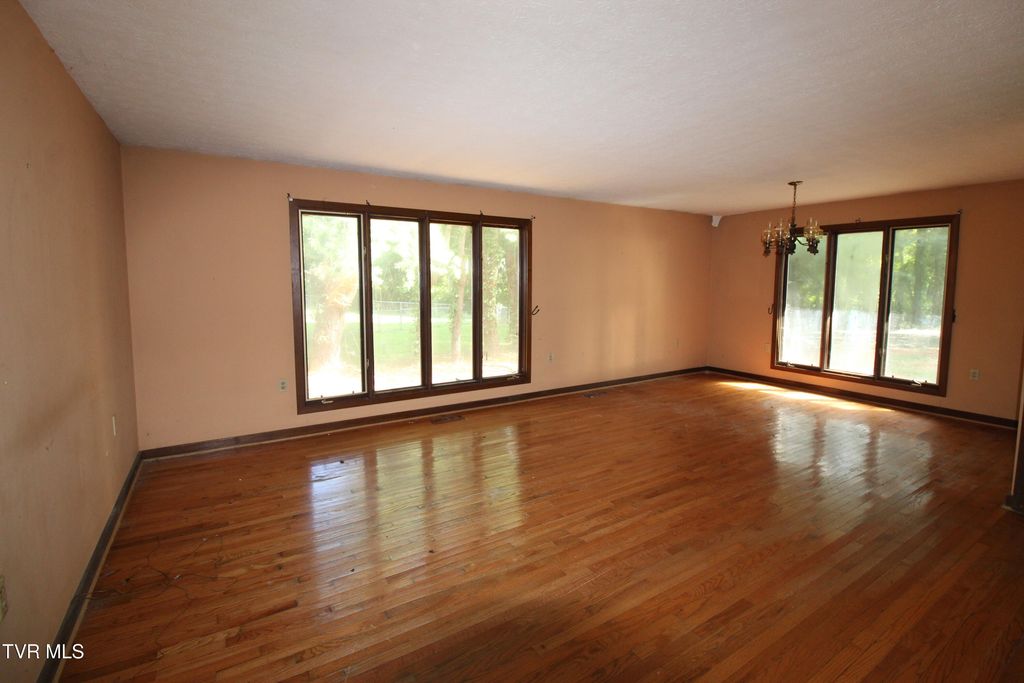 Photo of 2016 Arlington Drive, Kingsport, TN 37663 (MLS # 9985296)