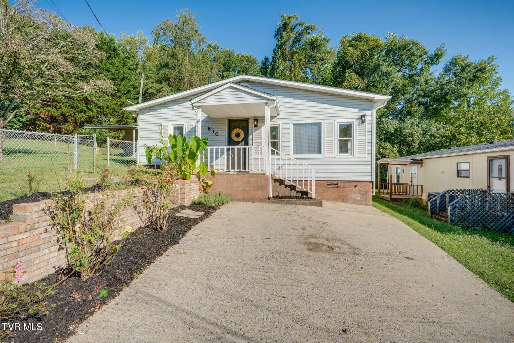 Photo of 830 Pace Street, Kingsport, TN 37665 (MLS # 10000653)